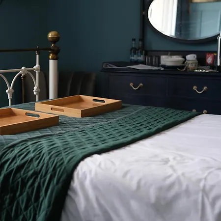 The Crown Inn Dial Post Horsham Room photo